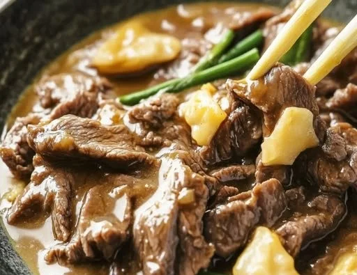 Delicious garlic butter beef dish ready in 30 minutes, featuring tender beef and aromatic garlic.
