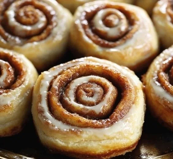 Fat-free Greek yogurt cinnamon rolls topped with creamy icing