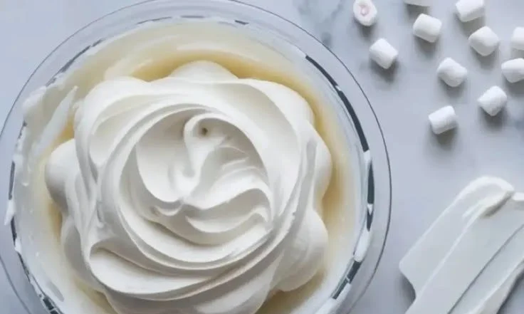 Delicious Marshmallow Cake Filling with a fluffy texture and sweet flavor.